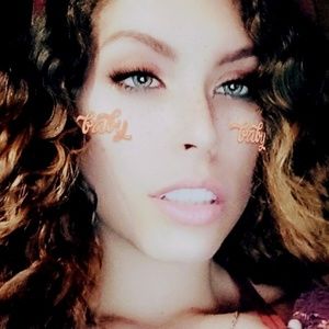 Meet your Posher, Tabitha